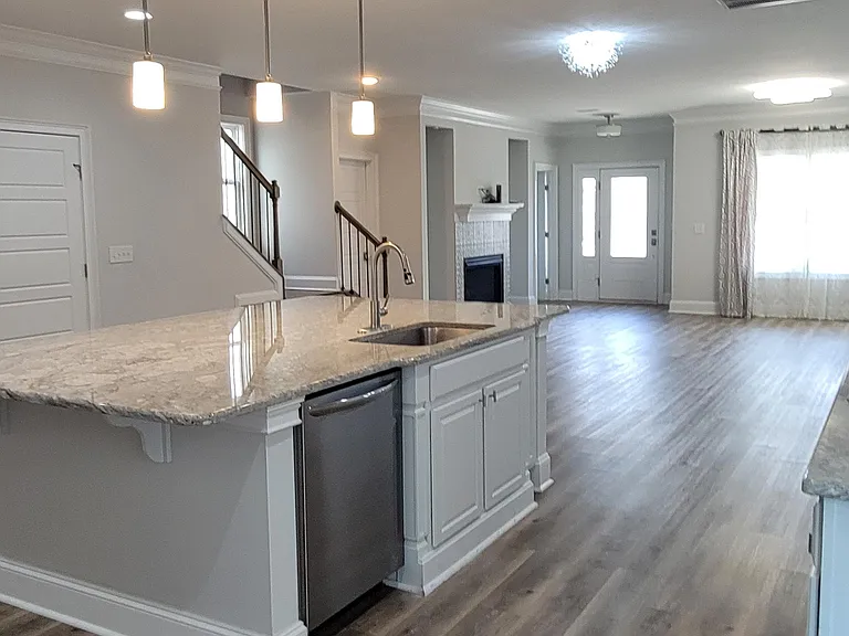 1252 Gloriosa St — Photo 8