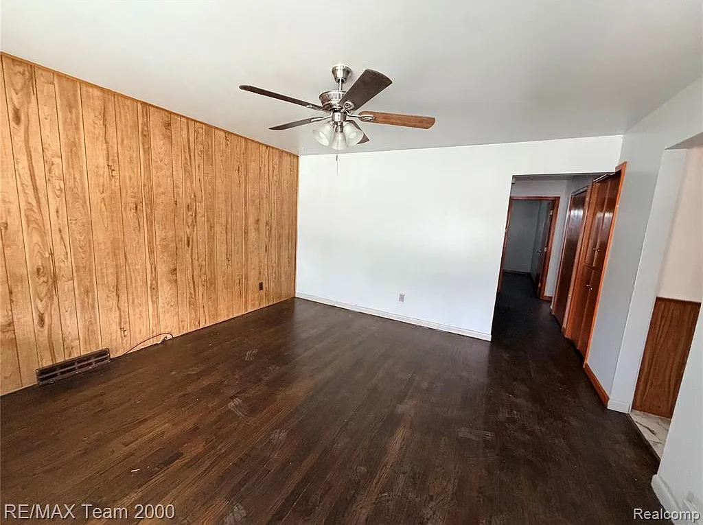 3 bed, 2.0 bath, 1749 sqft, $1,750 — Photo 2