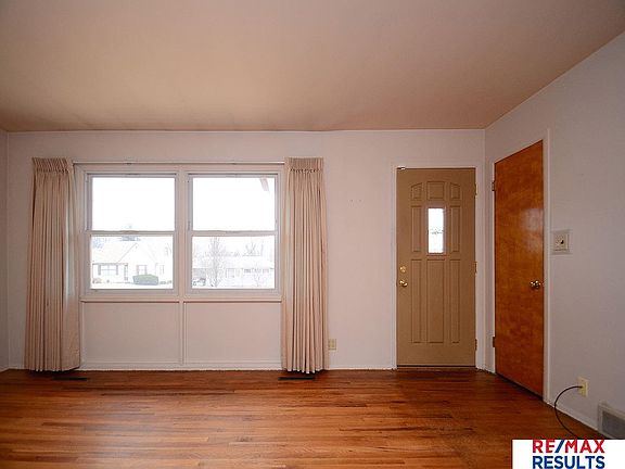 4th image of 4610 Hascall St