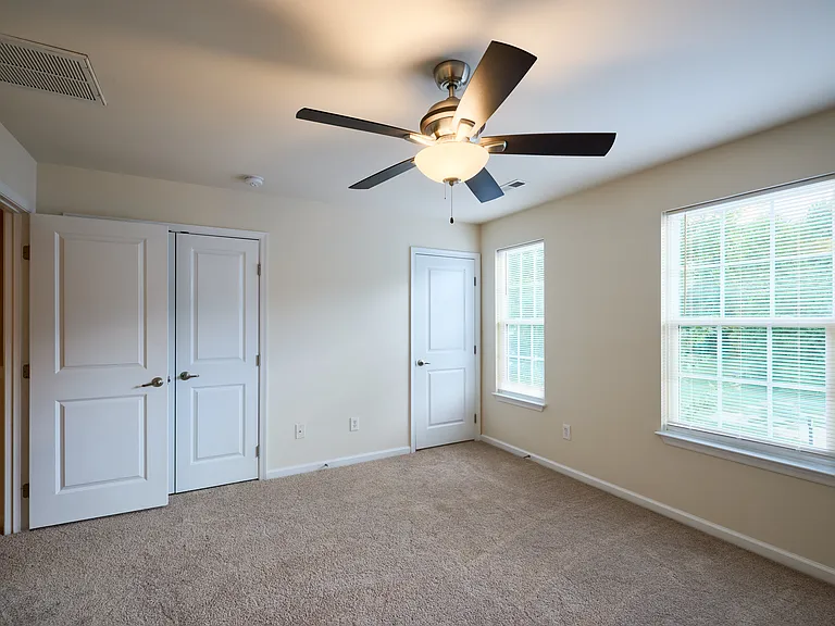 457 Woodbark Ct — Photo 13