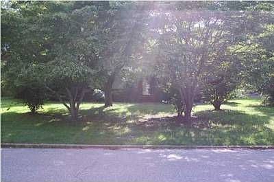 1st image of 27 Brantwood Dr