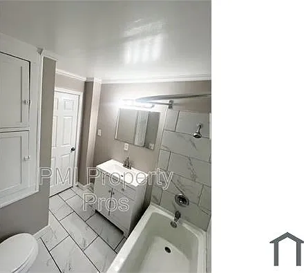 3 bed, $1,600 — Photo 2