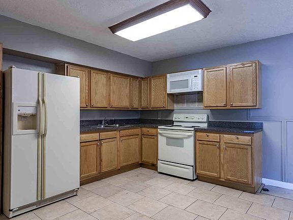 3rd image of 4614 Williamsburg Ave