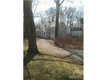 8 Garden Ln photo 1