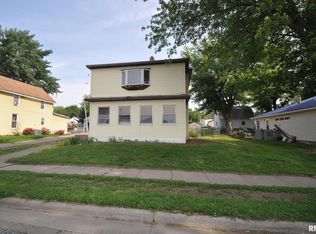 312 3rd St, Buffalo, IA 52728