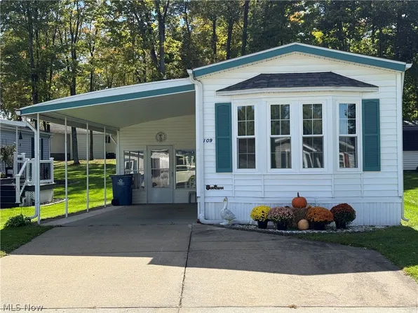 1229 Columbiana Lisbon Rd Lot 109, Columbiana, OH 44408