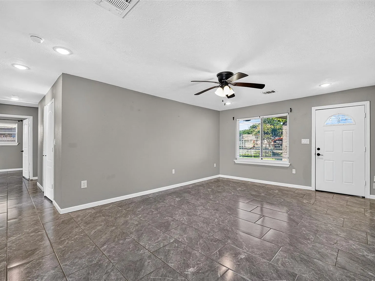 3 bed, 2.0 bath, 1474 sqft, $1,850 — Photo 4