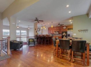 4074 SW Normandy Dr, Lees Summit, MO 64082