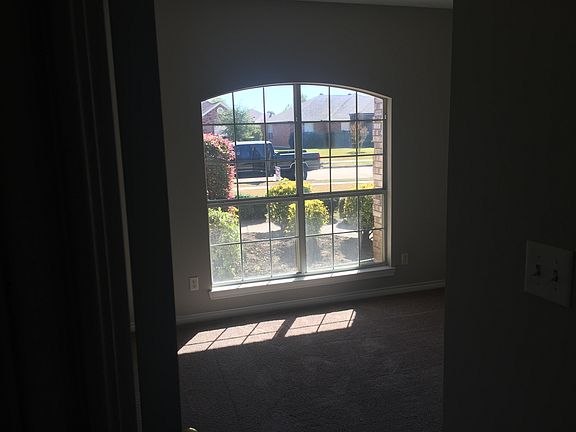 5th image of 1219 Clay Ln
