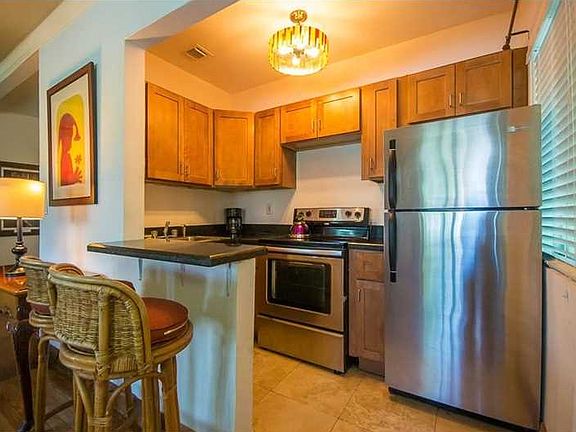 5th image of 8142 Byron Ave #0