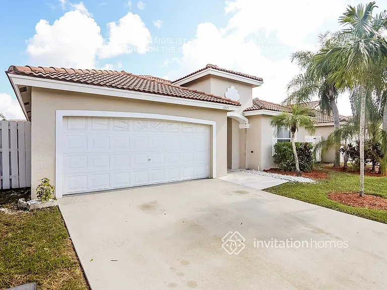 16575 NW 10th St — Photo 3