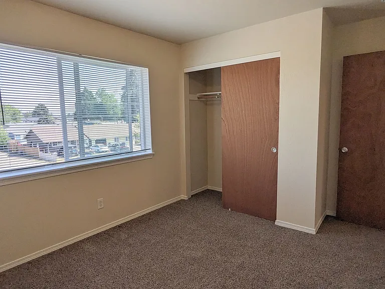 Wellesley Park Apartments — Photo 128