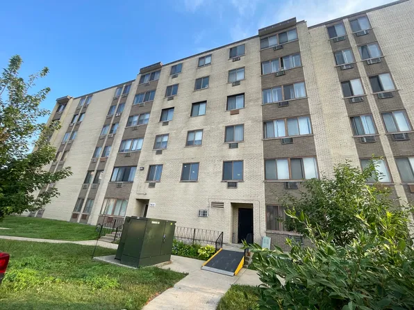 9725 S Karlov Ave APT 208, Oak Lawn, IL 60453