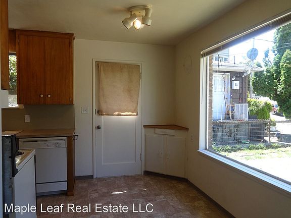 4th image of 2218 Thorndyke Ave W