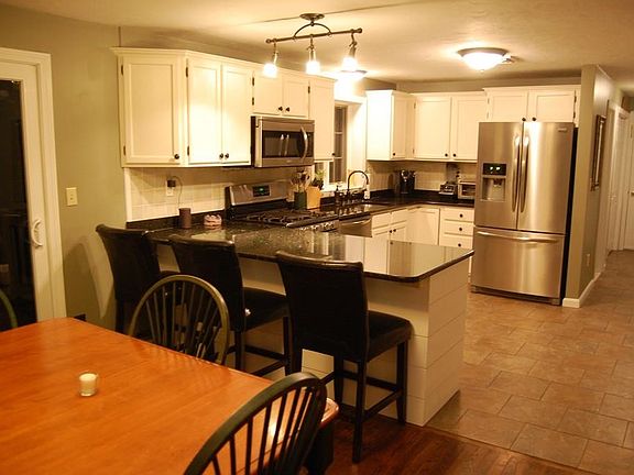5th image of 32 Ocean Hill Dr