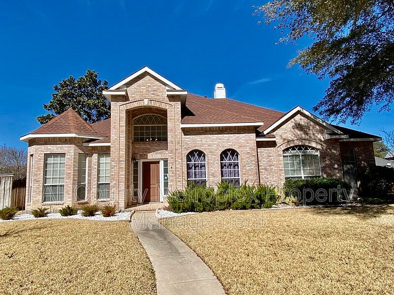 1st image of 5507 Stonehenge Dr