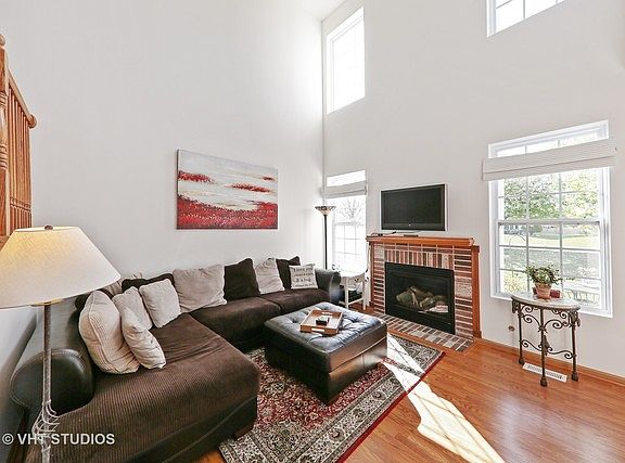 3rd image of 1527 Shagbark Dr