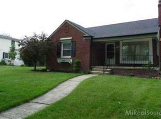22471 Saint Clair Dr, Saint Clair Shores, MI