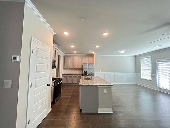 2nd image of 120 Camden Park Dr