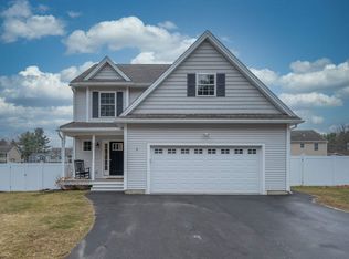 2 Lucier Park Dr, Hudson, NH 03051