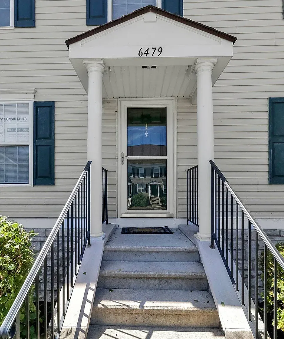 3 bed, 2.5 bath, 1920 sqft, $1,849 — Photo 3