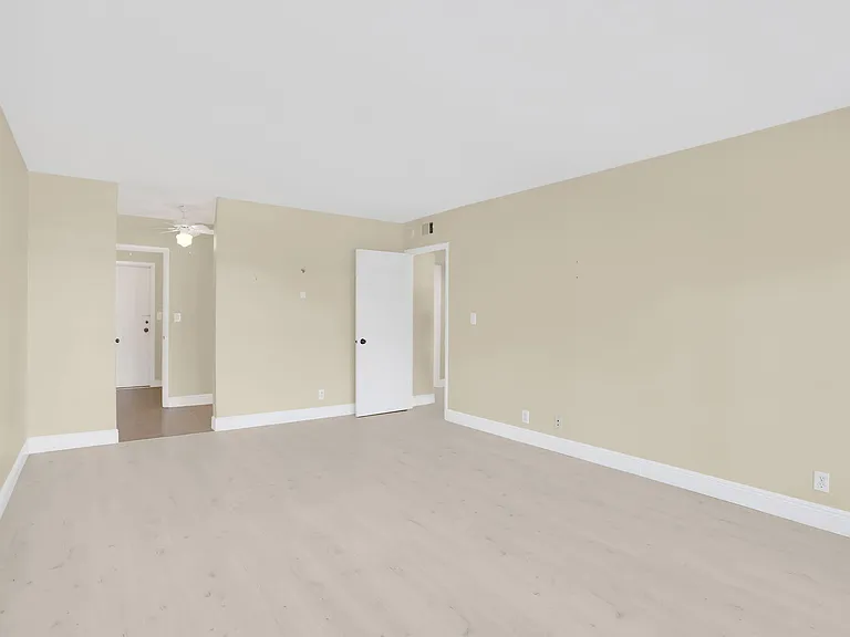405 N Ocean Blvd #329 — Photo 33