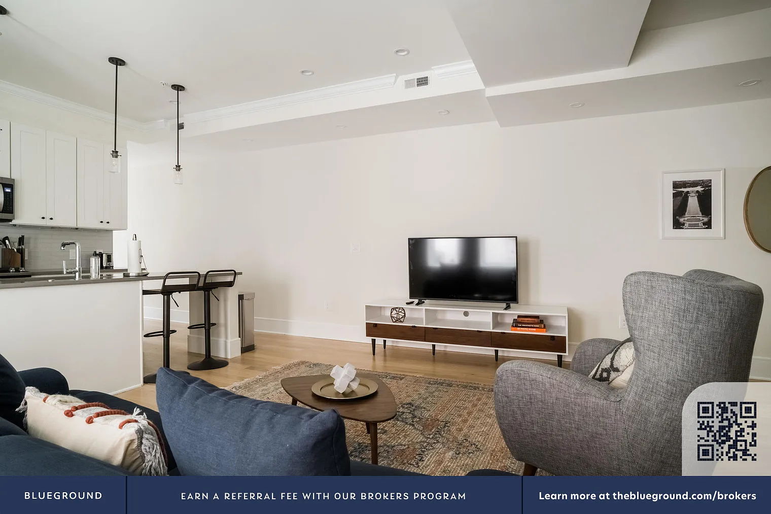 1 bed, 1.5 bath, 1000 sqft, $2,810 — Photo 3