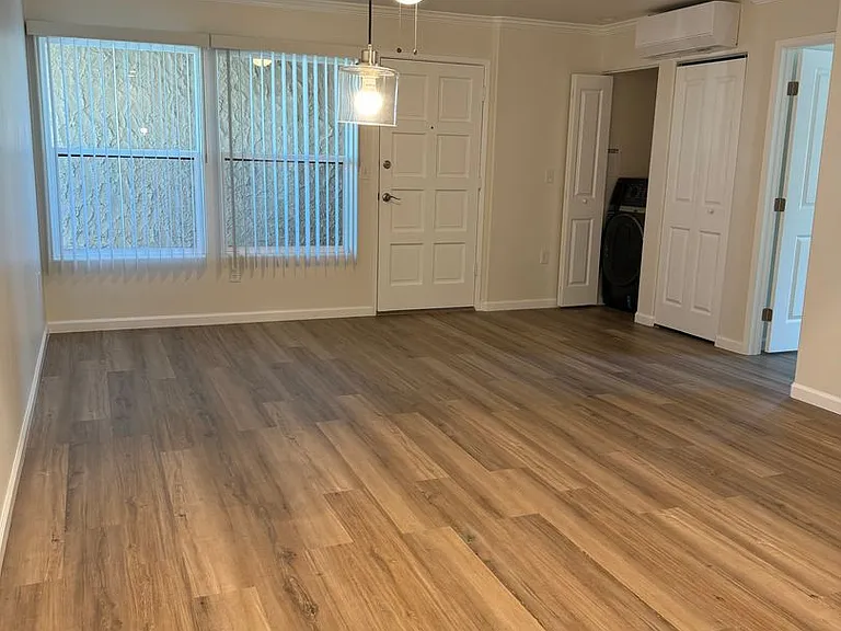 3205 Midway Dr — Photo 3