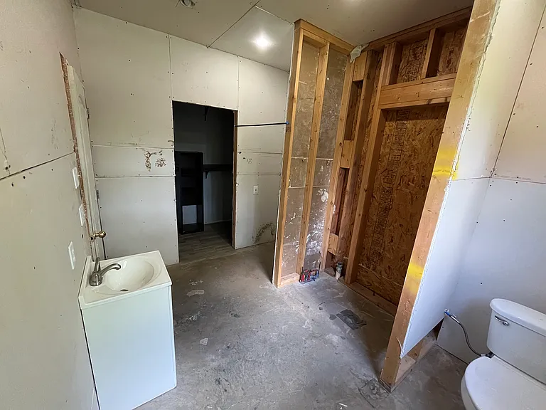 661 E Crow St — Photo 16