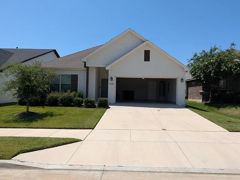 6320 Battle Mountain Trl — Photo 1