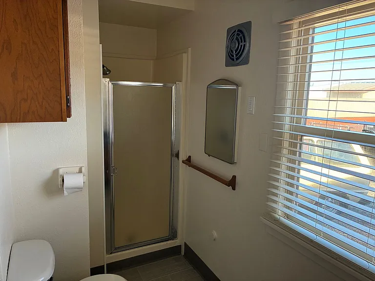 125 E Cedar St — Photo 6