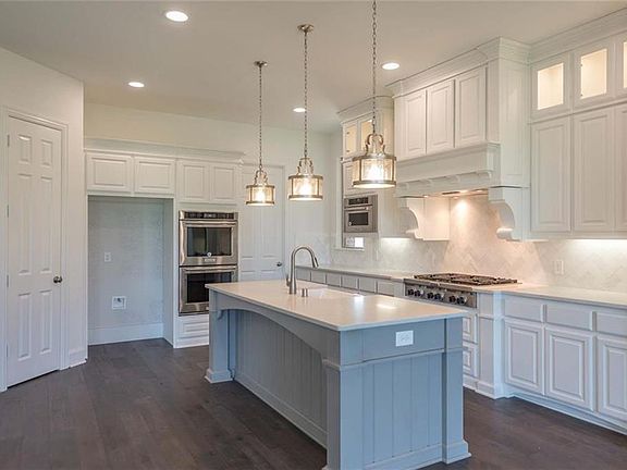 5th image of 521 Glen Canyon Dr