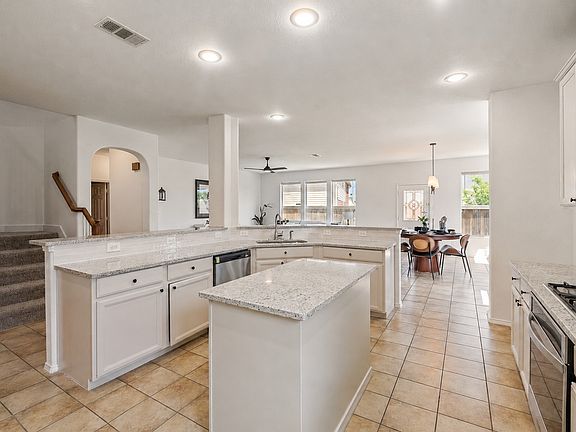 5th image of 4204 Bridgestone Dr
