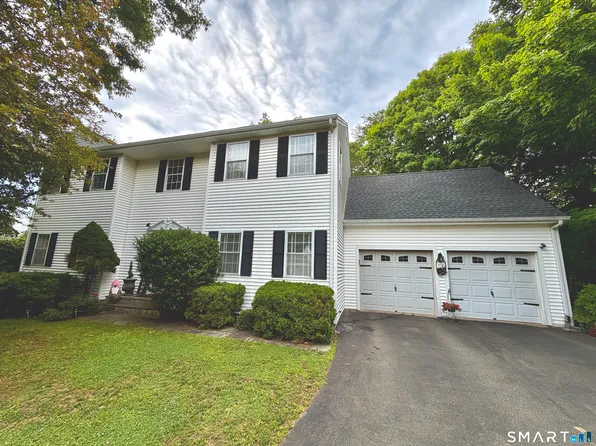 79 Old Colony Road #79, Monroe, CT 06468