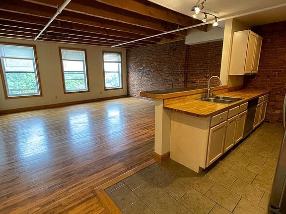 5th image of 124 E Genesee St APT 3B