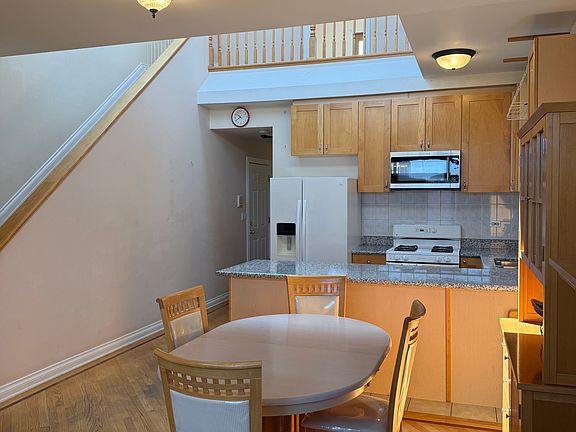 4th image of 2645 W Haddon Ave #3