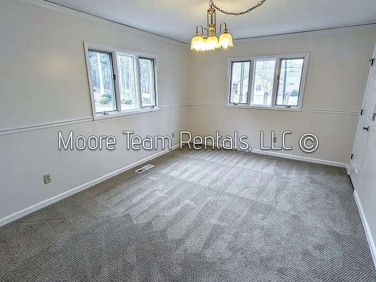471 Britton Creek Dr — Photo 9