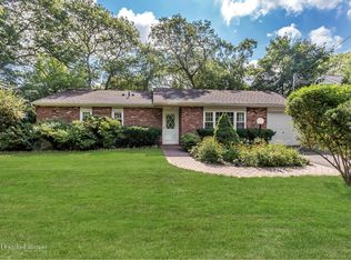 55 Public Rd, Hauppauge, NY 11788