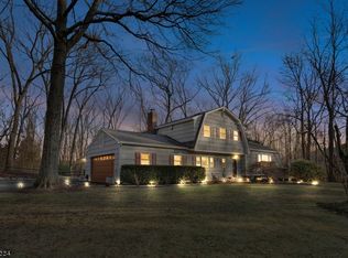 915 Briarwoods Rd, Franklin Lakes, NJ 07417