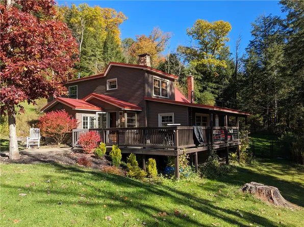 410 Langmaid Ln, Bradford, PA 16701