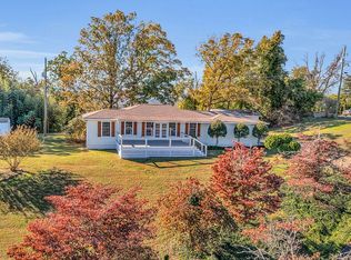 917 Clearview Dr, Ringgold, GA 30736