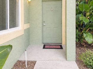 220 Crestwood Cir APT 106, Royal Palm Beach, FL 33411