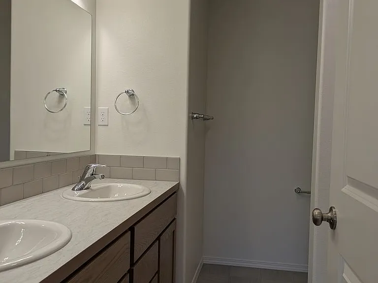 6364 W 36th Pl — Photo 9