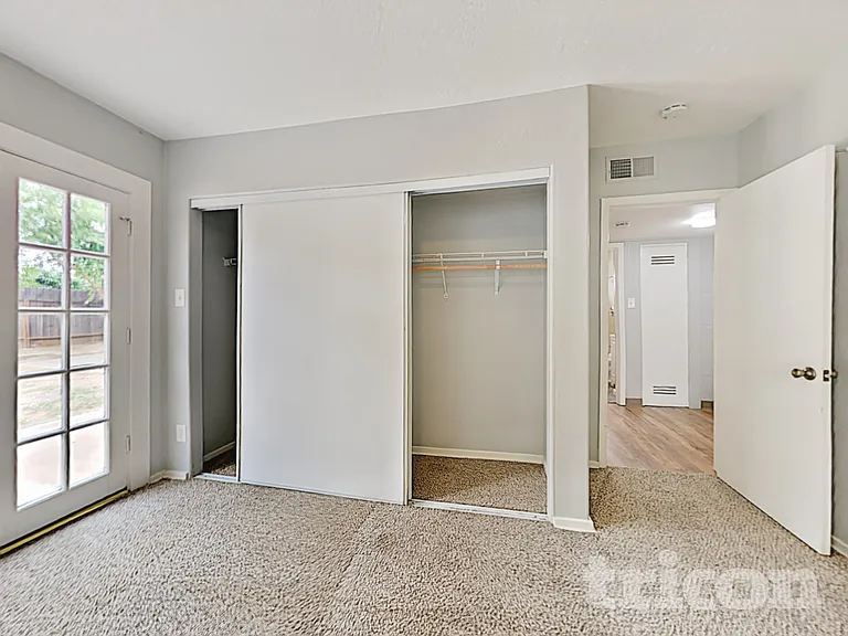 5307 Esmeralda St — Photo 8