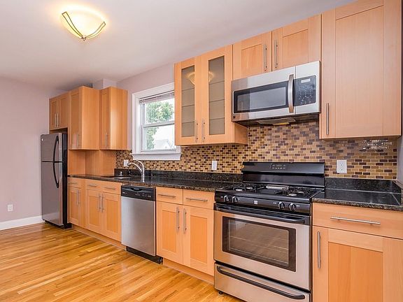 2nd image of 36 Washington Ave Unit 4