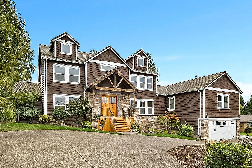 2070 NW 113th Ave photo 1