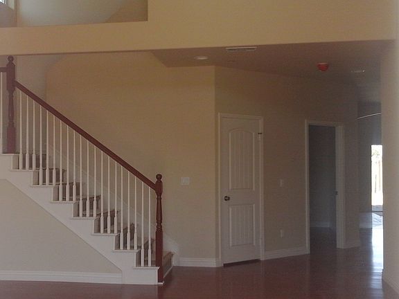 4th image of 4428 Park Ave