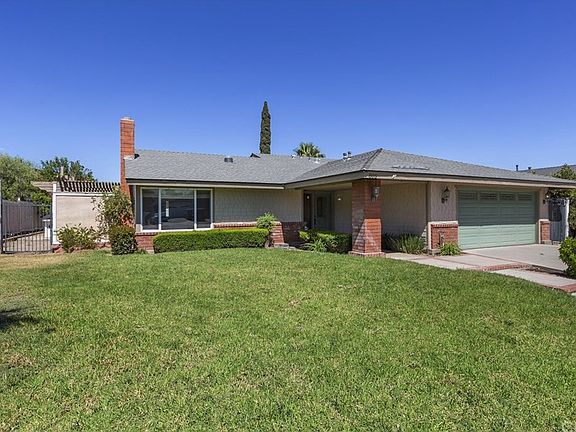 3rd image of 805 Cottonwood St