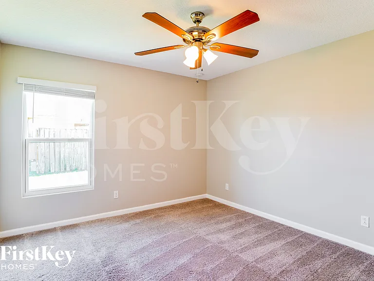 1082 SW Bianca Ave — Photo 15