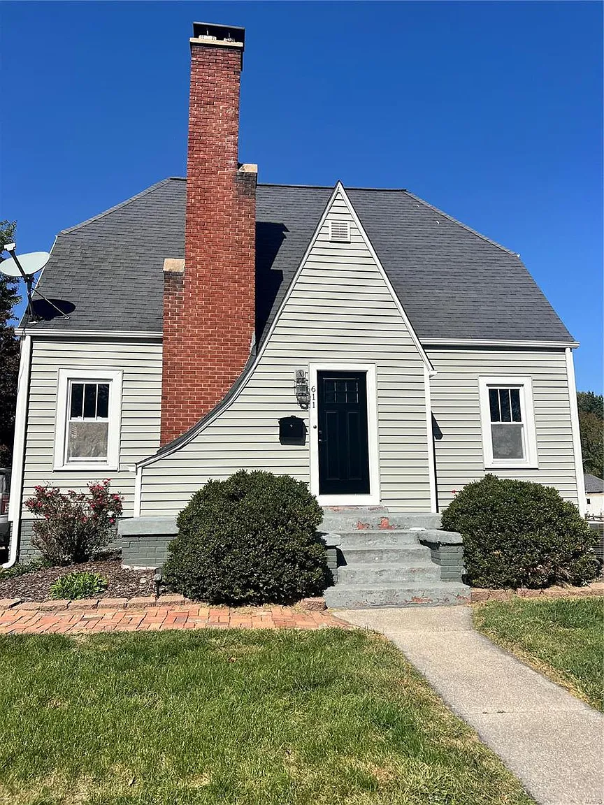 611 E Hauser St photo 1